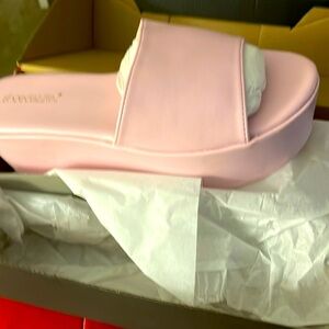 Shoe Dazzle light pink wedge sandal size 9